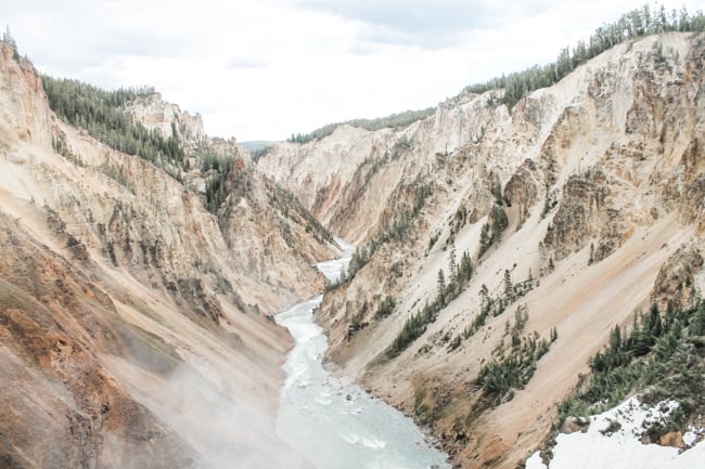 What Should You Not Miss In Yellowstone National Park?  