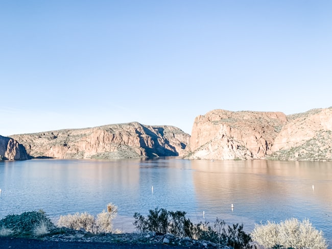 Canyon Lake has lots of outdoor activities near Phoenix