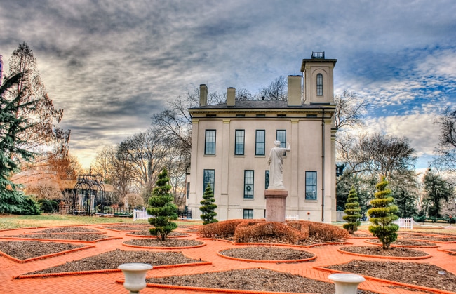 27 Best Family Activities in St Louis in 2022 16 Things to do in St Louis - visiting the Botanical Garden