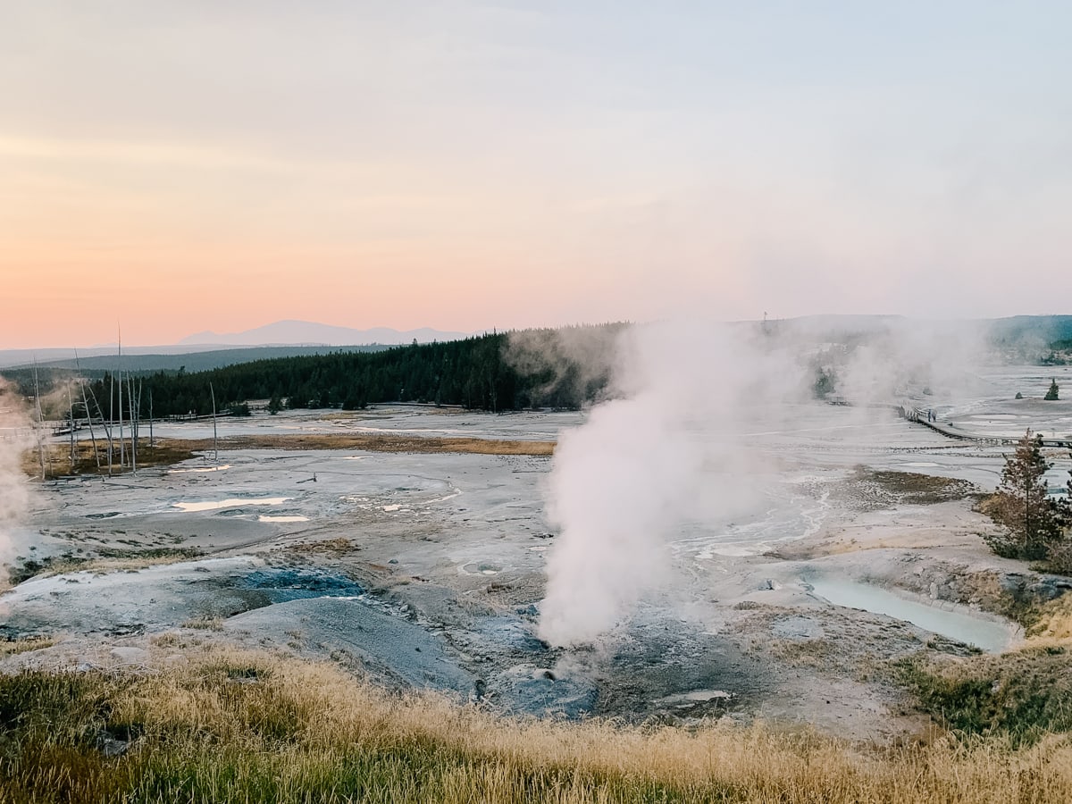 22 Best Choices for Where to Stay at Yellowstone National Park in 2023