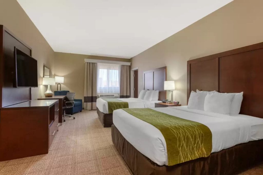 Comfort Inn & Suites hotel room in Page, AZ