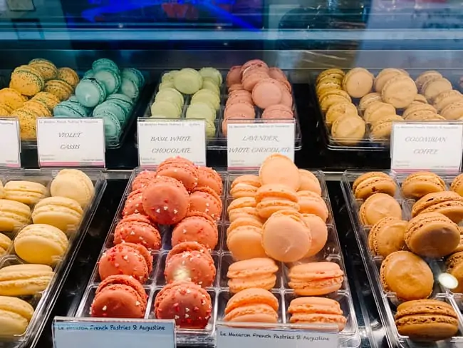 Le Macaron pastries