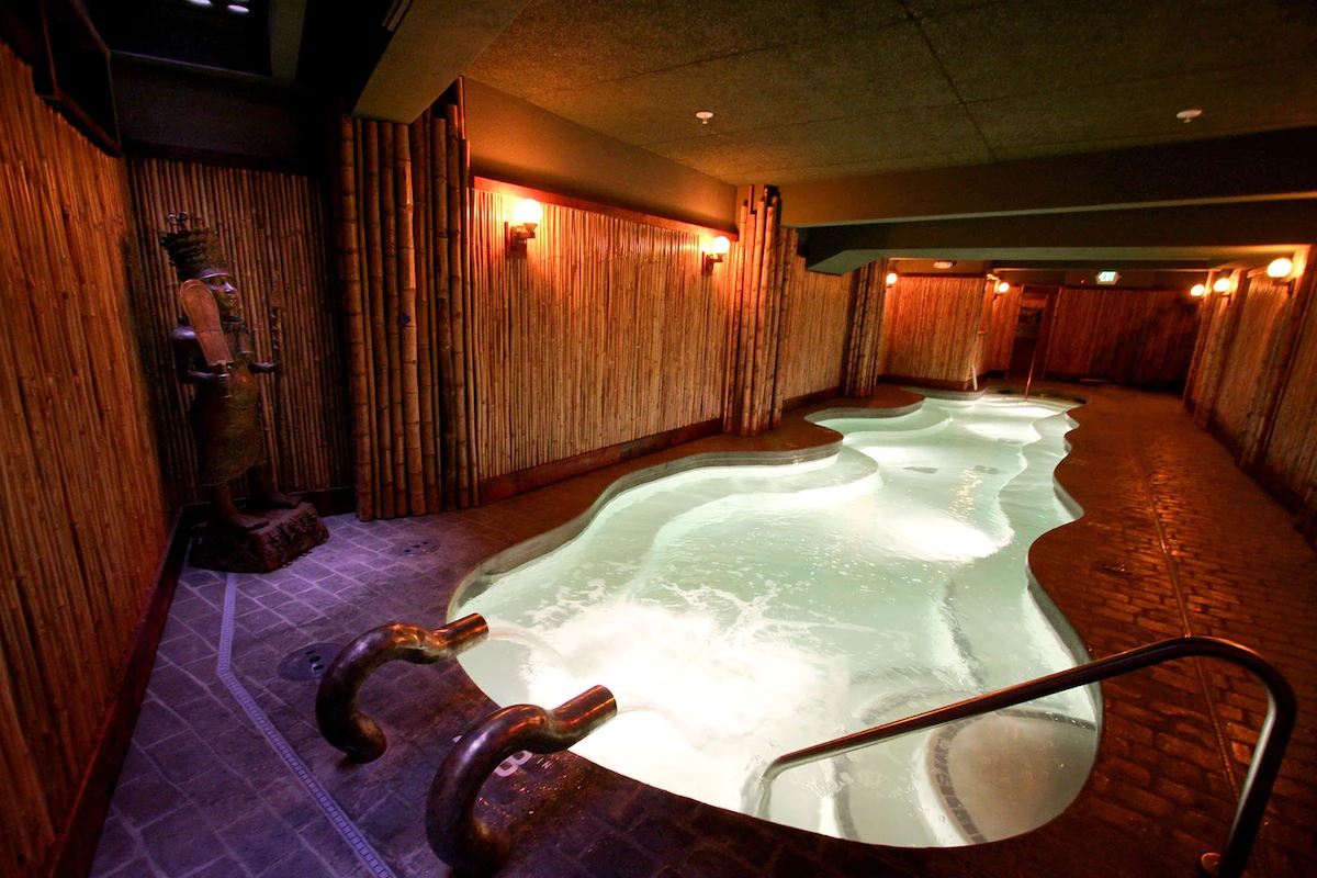 Hot tub at the McMeanamins Crystal Hotel