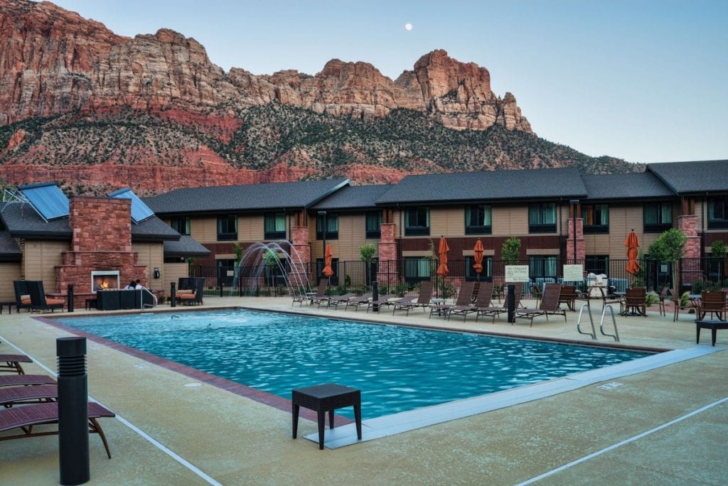 Swimming pool at the Hampton Inn and Suites