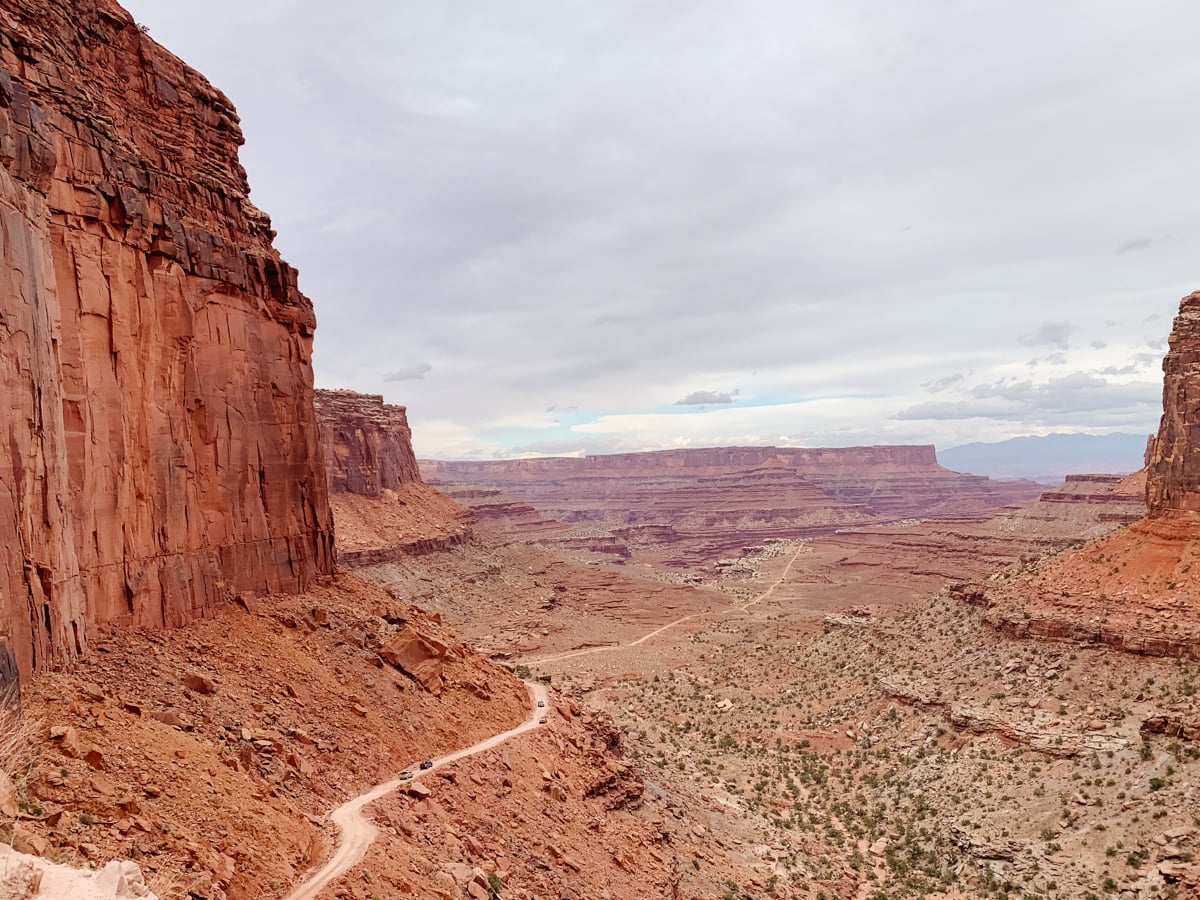 White rim overlook outlet trail canyonlands