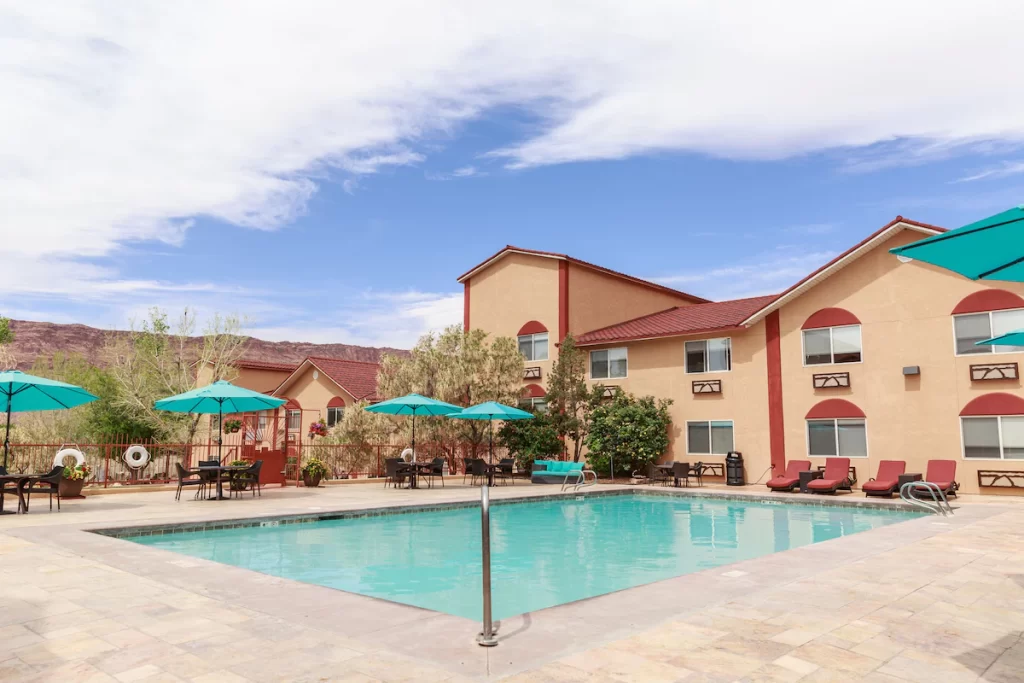 Aarchway Inn's beautiful outdoor pool and patio