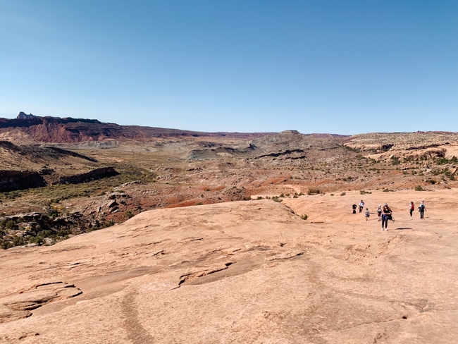 Hiking trail leading to Delicate Arch