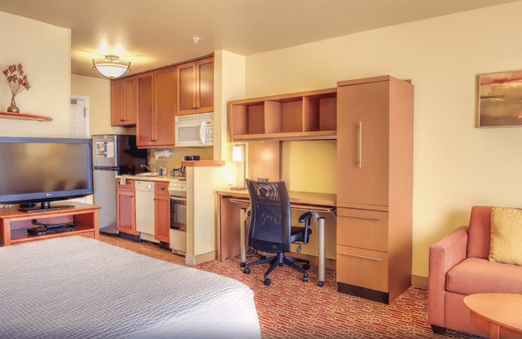 A staying room at Towneplace Suites by Marriott Las Cruces.