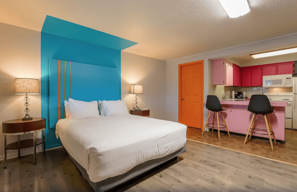 Staying room at Coast River Inn by OYO Seaside, one of the best Cannon Beach hotels.