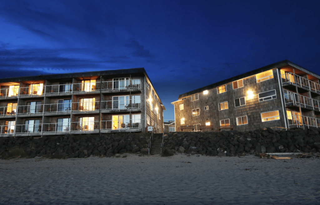 Outdoor view of Tolovana Inn, one of the best Cannon Beach Hotels.