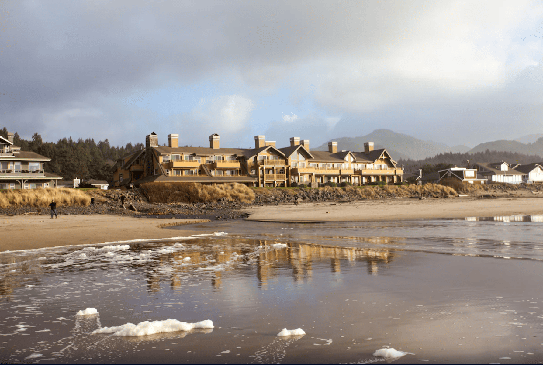 13 Best Cannon Beach Hotels for Travelers in 2023 CS Ginger Travel