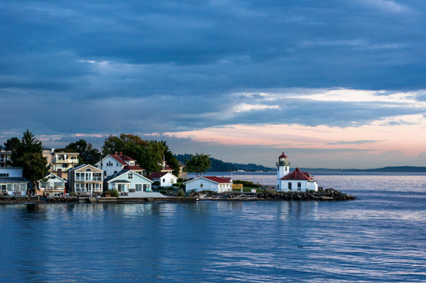 Neighborhood along the edge of the Puget Sound.