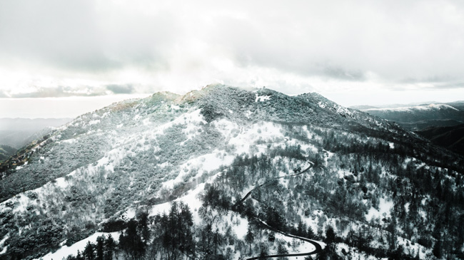 Snowy mountain in San Jose, one of the most beautiful places to visit in California in winter.